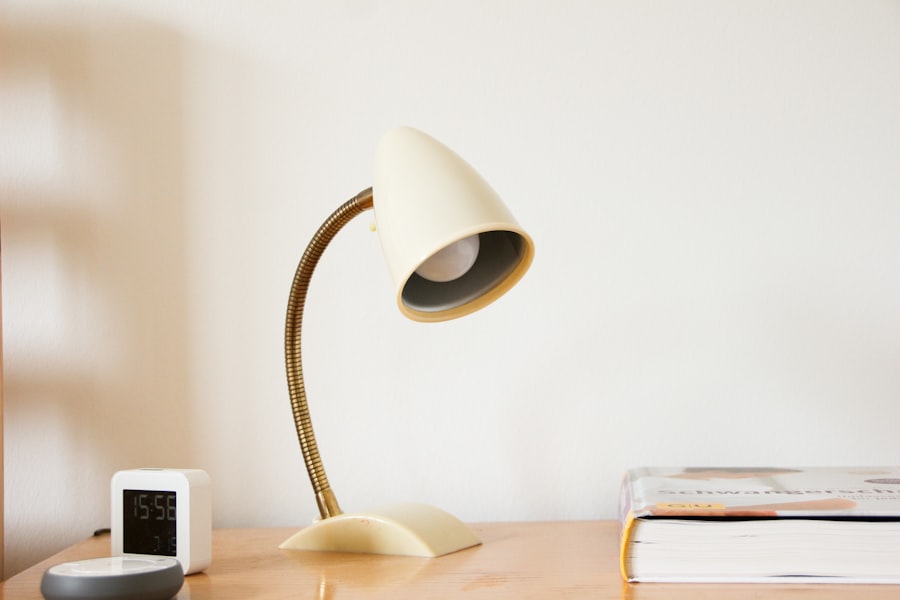 Effortless Elegance: Minimalist Desk Lamp